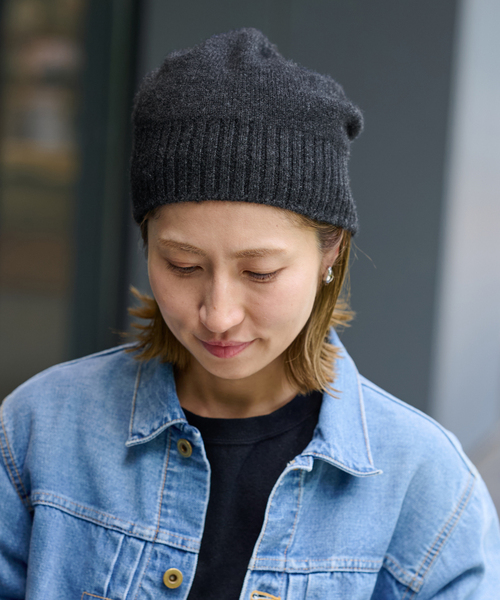 FRAMeWORK（フレームワーク）の「ASAUCE MELER/アソースメレ ミドルゲージカシミヤコンパクトワッチ（ニットキャップ/ビーニー・レディース・チャコールグレー/アイボリー・FREE）」の5枚目の写真