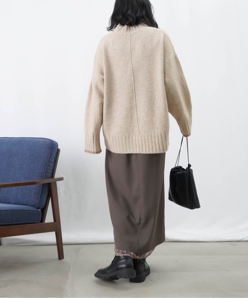 LUCA/LADY LUCK LUCA(ルカ/レディラックルカ)の「LC/LLL もちもち立体プルオーバー / バイカラーリブハイネックオーバーニット(ニット/セーター・レディース・ブラック/グレー/ベージュ・FREE)」の7枚目の写真