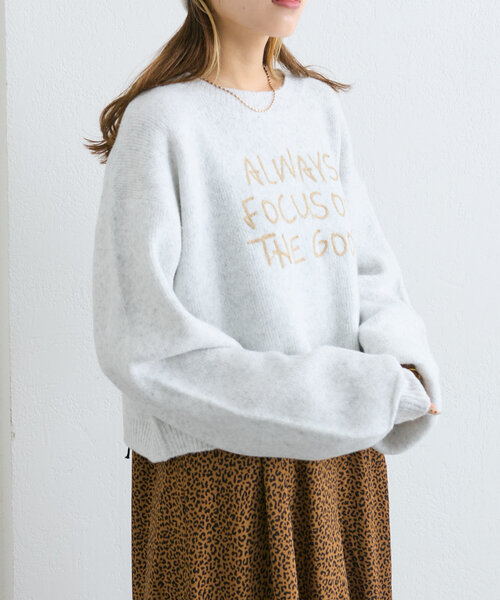 w closet(ダブルクローゼット)の「【4色展開】コード刺繍ロゴショートニット(ニット/セーター・レディース・チャコールグレー/レッド/グレー/ブルー・FREE)」の7枚目の写真