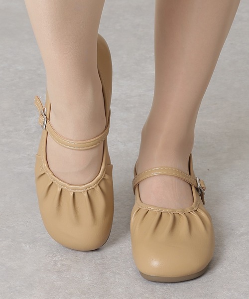 Lace Ladies(レースレディース)の「レザー調 タック ギャザー ストラップ パンプス(パンプス・レディース・ベージュ/シルバー・24cm/24.5cm/25cm/22.5cm/23cm/23.5cm)」の21枚目の写真