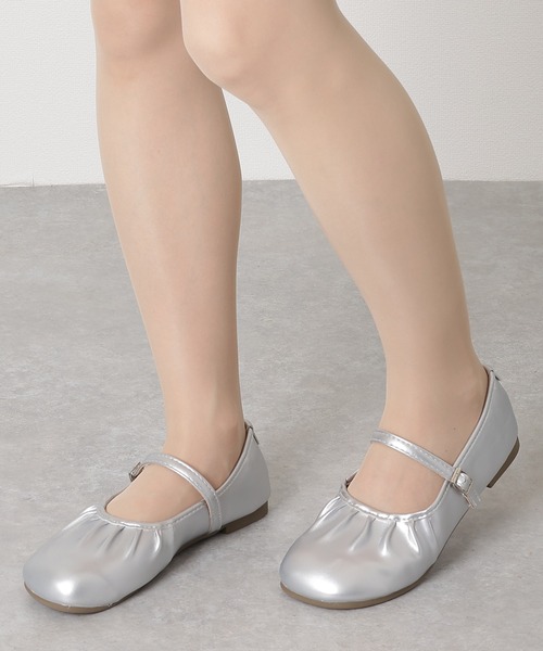 Lace Ladies(レースレディース)の「レザー調 タック ギャザー ストラップ パンプス(パンプス・レディース・ベージュ/シルバー・24cm/24.5cm/25cm/22.5cm/23cm/23.5cm)」の15枚目の写真