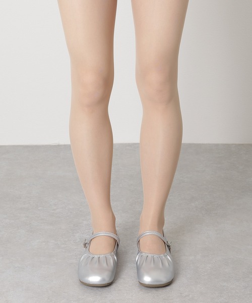 Lace Ladies(レースレディース)の「レザー調 タック ギャザー ストラップ パンプス(パンプス・レディース・ベージュ/シルバー・24cm/24.5cm/25cm/22.5cm/23cm/23.5cm)」の19枚目の写真