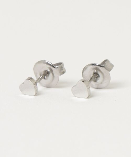 AKEL(アケル)の「【AKEL】アケル/ ハートピアス(両耳セット)/金属アレルギー対応ピアス(サージカルステンレス)(ピアス(両耳用)・レディース・シルバー/ゴールド・FREE)」の6枚目の写真