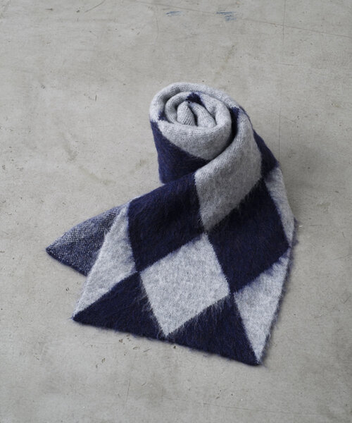 WHIMSIC(ウィムジック)の「【UNISEX】ジャガードニットマフラー(マフラー・レディース・ブラウン/パープル/ベージュ/チャコールグレー・FREE)」の17枚目の写真