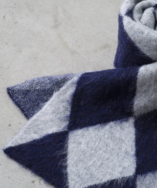 WHIMSIC(ウィムジック)の「【UNISEX】ジャガードニットマフラー(マフラー・レディース・ブラウン/パープル/ベージュ/チャコールグレー・FREE)」の20枚目の写真