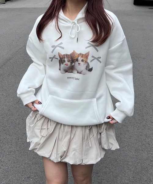 merrylatte(メリーラテ)の「ツインズキャットフォトパーカー(パーカー・レディース・ホワイト・MEDIUM/SMALL)」の3枚目の写真