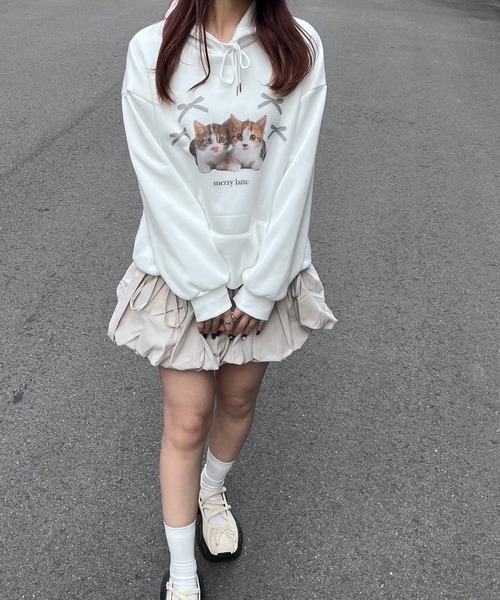 merrylatte(メリーラテ)の「ツインズキャットフォトパーカー(パーカー・レディース・ホワイト・MEDIUM/SMALL)」の4枚目の写真
