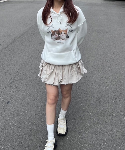 merrylatte(メリーラテ)の「ツインズキャットフォトパーカー(パーカー・レディース・ホワイト・MEDIUM/SMALL)」の5枚目の写真