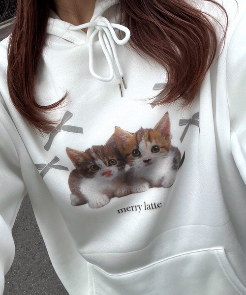 merrylatte(メリーラテ)の「ツインズキャットフォトパーカー(パーカー・レディース・ホワイト・MEDIUM/SMALL)」の6枚目の写真