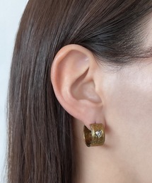 Ampirula（アンピルーラ）の「メタルハートワイドフープピアス（ピアス（両耳用））」