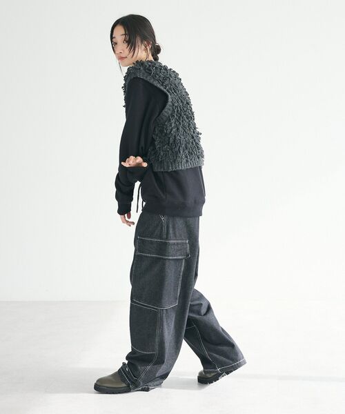 CRAFT STANDARD BOUTIQUE（クラフトスタンダードブティック）の「フリンジニットベスト（ベスト・レディース・ベージュ/チャコールグレー・FREE）」の15枚目の写真