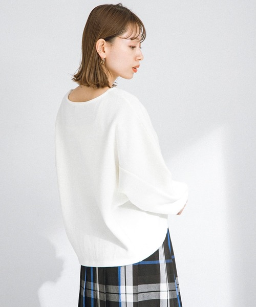 URBAN RESEARCH Sonny Label（アーバンリサーチサニーレーベル）の「『UR TECH』起毛カットドルマンプルオーバー（Tシャツ/カットソー・レディース・グリーン系その他/ブラック/オフホワイト・FREE）」の5枚目の写真