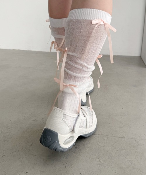 Loueme(ルエム)の「レースベルクロストラップスニーカー(スニーカー・レディース・ホワイト/ブラック・23.5cm/24.5cm)」の10枚目の写真