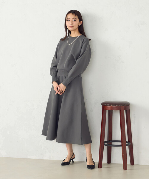 COMME CA ISM（コムサイズム）の「後ろファスナーニット / セットアップ対応（ニット/セーター・レディース・グレイッシュベージュ/チャコール・FREE）」の5枚目の写真