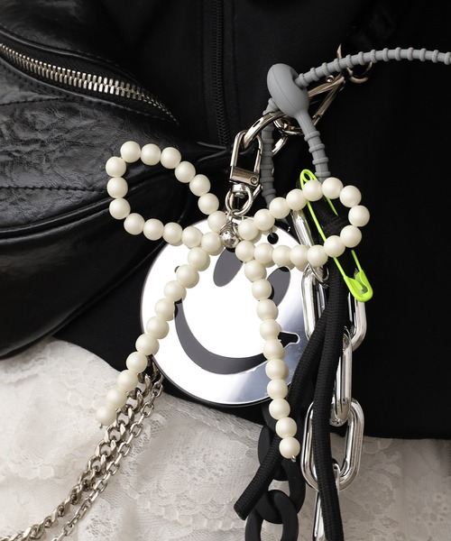 ROOPTOKYO（ループトウキョウ）の「Ribbon Charm Strap/ビーズ リボン チャーム ストラップ 夏物 夏服（キーホルダー・レディース・ブラック/シルバー/ホワイト/レッド・FREE）」の13枚目の写真