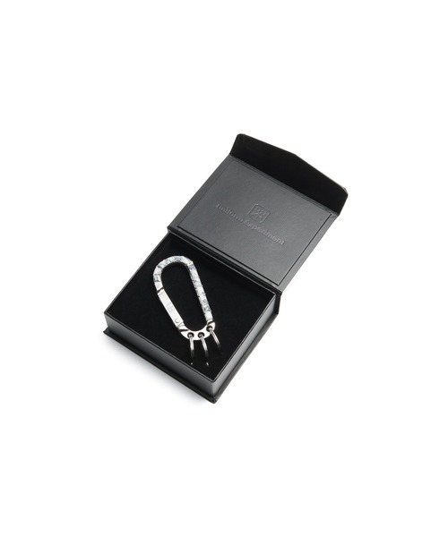 uniform experiment(ユニフォームエクスペリメント)の「MARBLED STONE CARABINER(キーケース/キーアクセサリー・メンズ・ホワイト・FREE)」の3枚目の写真