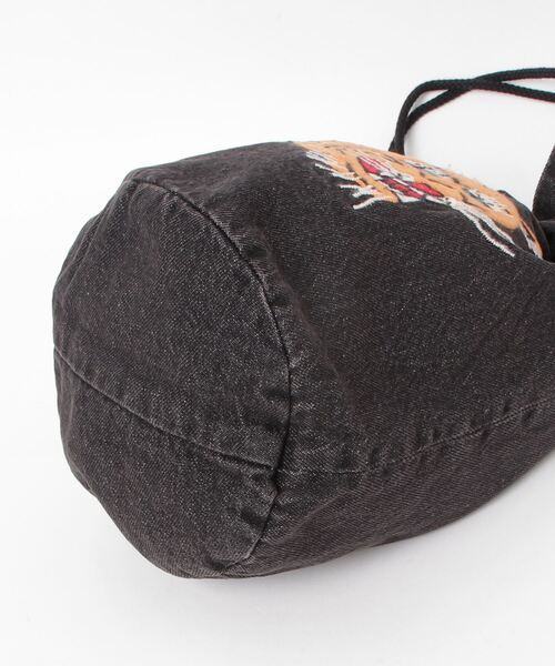 HOUSTON(ヒューストン)の「HOUTSTON / EMB DENIM EFFECT BAG(TIGER) / 6880 / 6881(ショルダーバッグ・レディース・ブラック系その他/ブラック系その他3/ブルー系その他2/ブラック/ブルー系その他3/ブルー系その他4/ブラック系その他2/ブルー系その他・ONESIZE)」の10枚目の写真