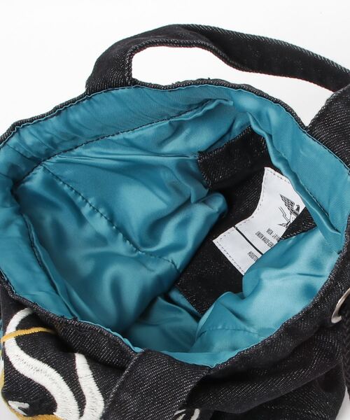 HOUSTON(ヒューストン)の「HOUTSTON / EMB DENIM EFFECT BAG(TIGER) / 6880 / 6881(ショルダーバッグ・レディース・ブラック系その他/ブラック系その他3/ブルー系その他2/ブラック/ブルー系その他3/ブルー系その他4/ブラック系その他2/ブルー系その他・ONESIZE)」の15枚目の写真