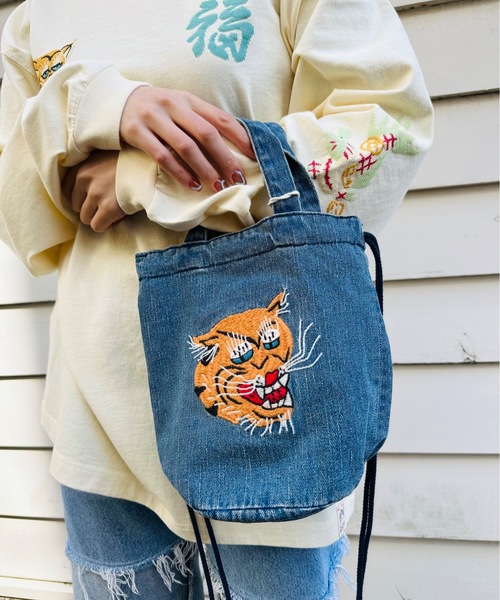 HOUSTON(ヒューストン)の「HOUTSTON / EMB DENIM EFFECT BAG(TIGER) / 6880 / 6881(ショルダーバッグ・レディース・ブラック系その他/ブラック系その他3/ブルー系その他2/ブラック/ブルー系その他3/ブルー系その他4/ブラック系その他2/ブルー系その他・ONESIZE)」の6枚目の写真