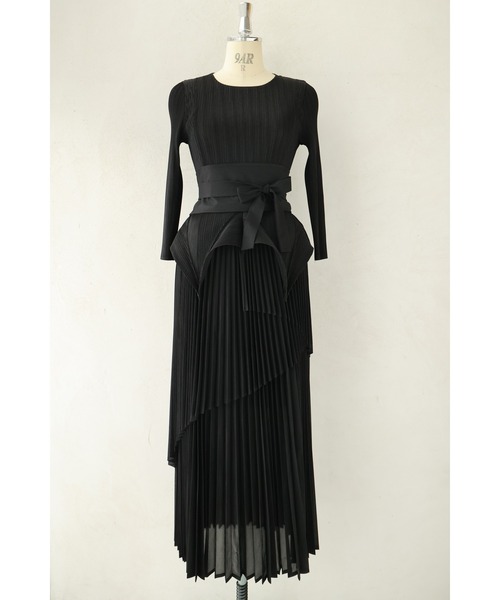 cawaii（カワイイ）の「（黒）プリーツの変形裾トップスとスカートとサッシュベルトの3点セット【set】（Tシャツ/カットソー・レディース・ブラック・FREE）」の18枚目の写真