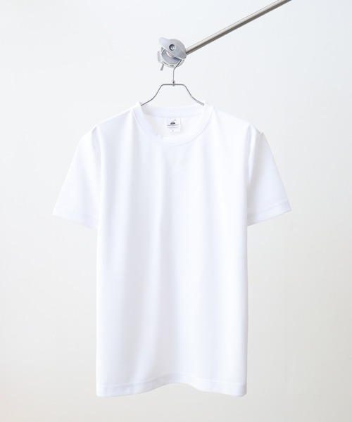BEES BEAM(ビーズビーム)の「BEES BEAM ファイバードライTシャツ(Tシャツ/カットソー・レディース・ブラック/ライム/バーガンディー/ピンク/グリーン/レッド/ホワイト/オレンジ系その他/ターコイズブルー/グリーン系その他/パープル/ロイヤルブルー/オレンジ/ダークグレー/イエロー/アーミー/ピンク系その他/イエロー系その他/ライトピンク/サックスブルー/ネイビー・S/XL/XXXL/XXL/M/L)」の2枚目の写真
