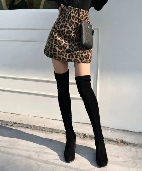 NANEA（ナネア）の「起毛ヒョウ柄ミニスカート（スカート・レディース・ブラウン/グレー・SMALL/MEDIUM/LARGE）」の6枚目の写真
