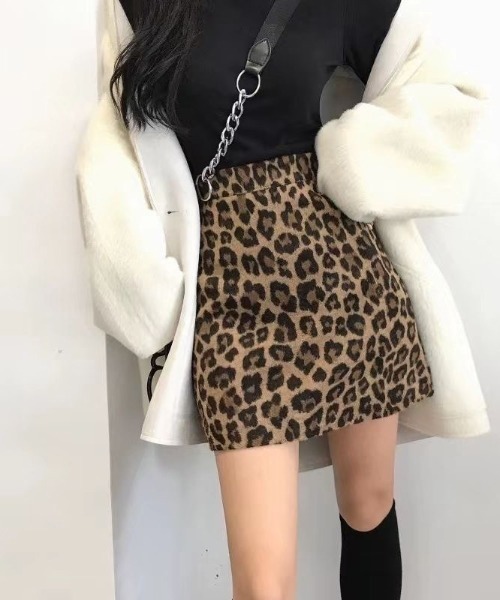 NANEA（ナネア）の「起毛ヒョウ柄ミニスカート（スカート・レディース・ブラウン/グレー・SMALL/MEDIUM/LARGE）」の8枚目の写真