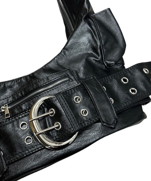 XU(エックスユー)の「【Never mind the XU】coating eyelet belt bag / 【ネバーマインド ザ エックスユー】コーティングアイレットベルトショルダーバッグ(ショルダーバッグ・メンズ・ブラック・ONE SIZE)」の12枚目の写真