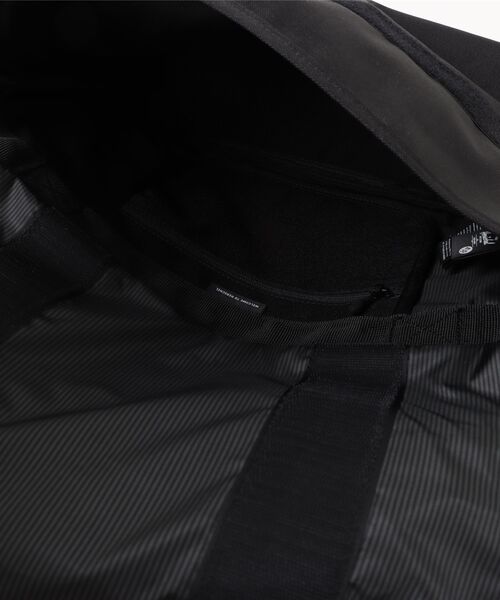 Herschel Supply(ハーシェルサプライ)の「【Herschel Supply/ハーシェルサプライ】 GRADE MID-VOLUME CROSSBODY 10687(ショルダーバッグ・メンズ・その他1/その他2・FREE)」の5枚目の写真