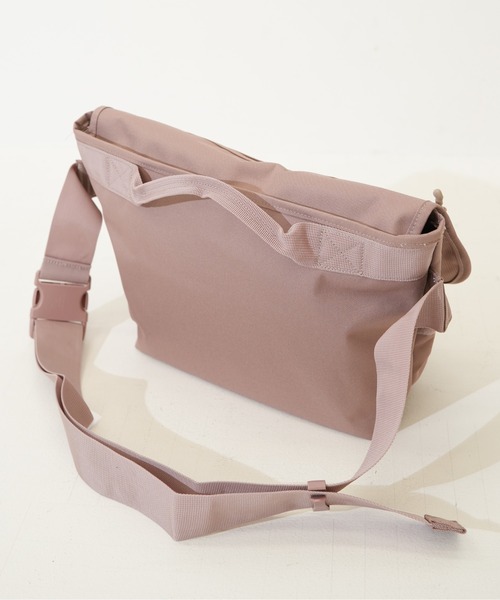 Herschel Supply（ハーシェルサプライ）の「【Herschel Supply/ハーシェルサプライ】 GRADE MID-VOLUME CROSSBODY 10687（ショルダーバッグ・メンズ・その他1/その他2・FREE）」の9枚目の写真