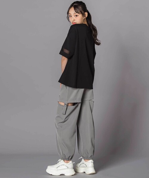 ZIDDY（ジディ）の「カットアウトパンツ(130~160cm)（カーゴパンツ・キッズ・グレー/ブラック・150cm/140cm/FREE/130cm）」の15枚目の写真