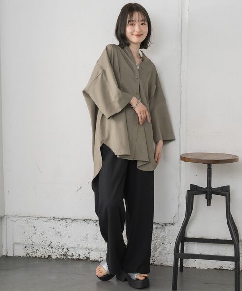 RETRO GIRL(レトロガール)の「ワイドシルエットシャツ(シャツ/ブラウス・レディース・ベージュ/ナチュラル/ブラック/チャコールグレー・FREE)」の21枚目の写真
