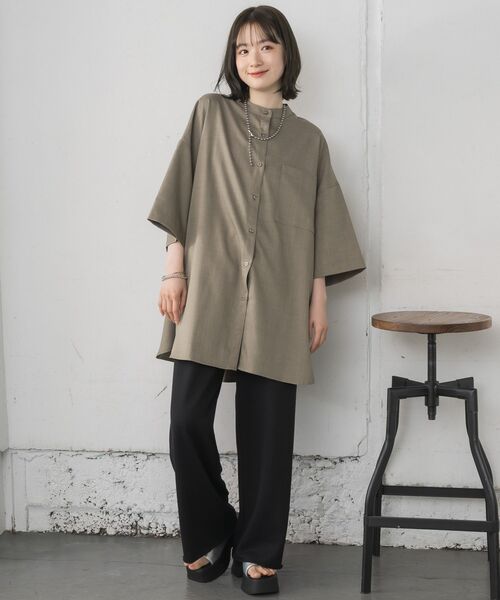 RETRO GIRL(レトロガール)の「ワイドシルエットシャツ(シャツ/ブラウス・レディース・ベージュ/ナチュラル/ブラック/チャコールグレー・FREE)」の17枚目の写真