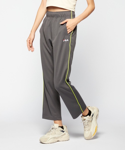 FILA(フィラ)の「スタンダード ジャージパンツ(その他パンツ・レディース・ブラック/チャコールグレー×ブラック/チャコールグレー/ネイビー・LARGE/X-LARGE/MEDIUM)」の2枚目の写真