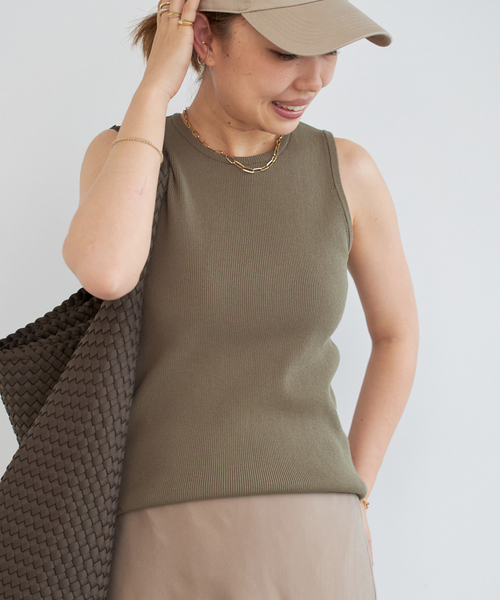 【新品・タグ付き】DINER B CROP タンクトップ 新品・タグ付き】DINER B CROP タンクトップ