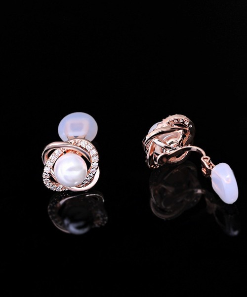 yu-ka（ユーカ）の「YU-KA:デザインパールイヤリング design Pearl earring（イヤリング・レディース・ゴールド/ピンクゴールド/シルバー・FREE）」の3枚目の写真
