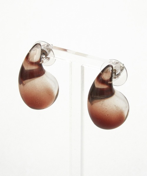 an meets zakka(アンミツザッカ)の「an meets zakka クリアグラデーションティアドロップアクリルピアス(ピアス(両耳用)・レディース・ブラック系/グリーン系/ブルー系/ピンク系1/ピンク系2/ピンク系3/レッド系1/レッド系2/クリア/ブラウン系・ONESIZE)」の2枚目の写真