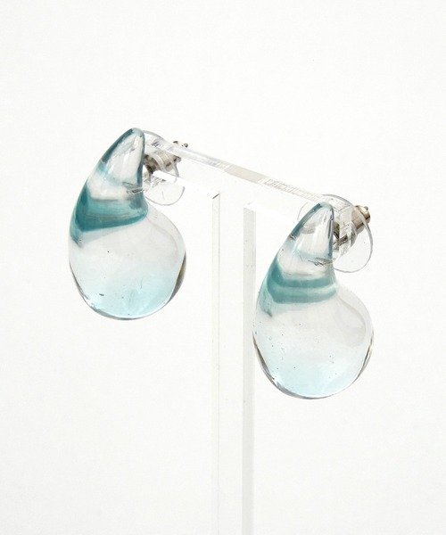 an meets zakka(アンミツザッカ)の「an meets zakka クリアグラデーションティアドロップアクリルピアス(ピアス(両耳用)・レディース・ブラック系/グリーン系/ブルー系/ピンク系1/ピンク系2/ピンク系3/レッド系1/レッド系2/クリア/ブラウン系・ONESIZE)」の10枚目の写真