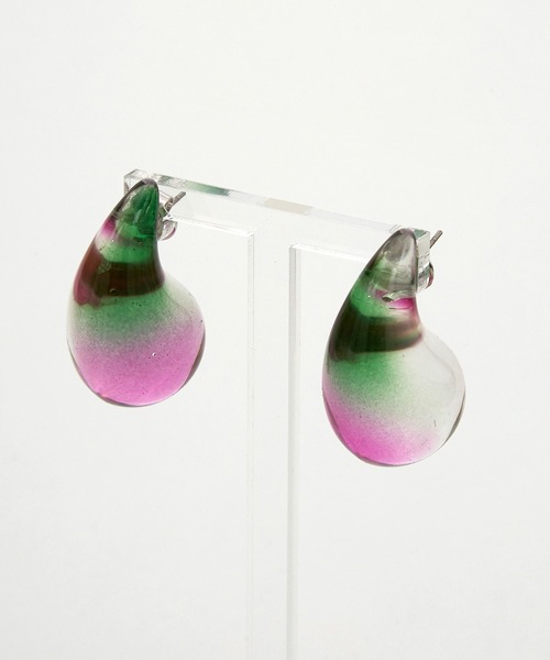 an meets zakka(アンミツザッカ)の「an meets zakka クリアグラデーションティアドロップアクリルピアス(ピアス(両耳用)・レディース・ブラック系/グリーン系/ブルー系/ピンク系1/ピンク系2/ピンク系3/レッド系1/レッド系2/クリア/ブラウン系・ONESIZE)」の20枚目の写真
