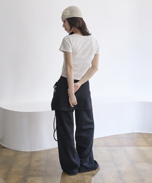 UNE MANSION（ユヌマンション）の「【春夏大活躍！】ラブリー小花柄ヘンリーネック半袖Tシャツカットソー（Tシャツ/カットソー・レディース・ブラック/ホワイト/グレー・FREE）」の17枚目の写真