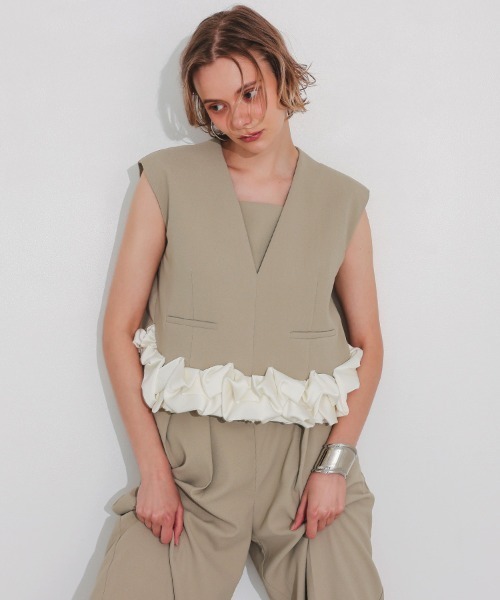 ANDRESD 黒ノースリーブトップスとベージュドレスセット ベージュ×ブラックのレイヤードケープドレス | ANDRESD | M | 結婚式