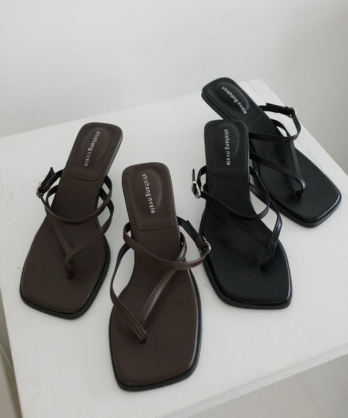 【Steve Madden】キトゥンヒールのトングサンダル Steve Madden】キトゥンヒールのトングサンダル (Steve Madden