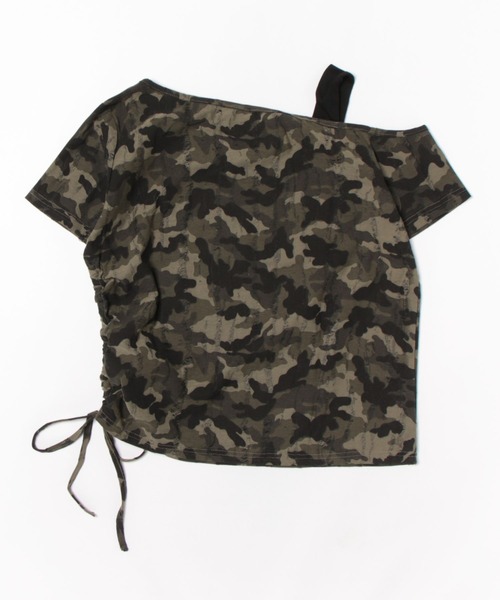GORGE(ゴージ)の「ワンショルカモフラトップス/ワンオフショルダーギャザーリボンTシャツ(Tシャツ/カットソー・レディース・ブラック/グリーン・F)」の6枚目の写真