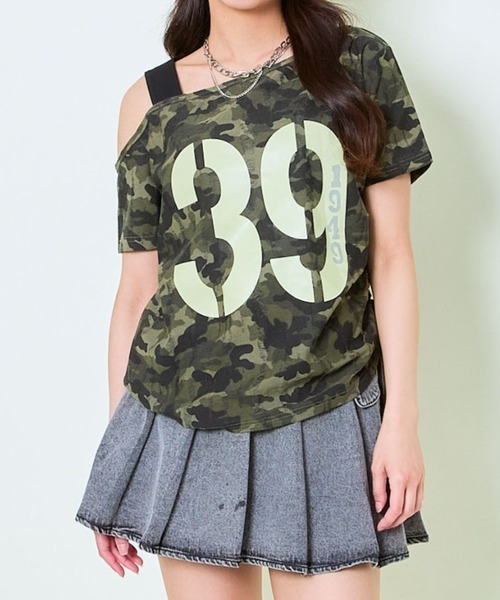 GORGE(ゴージ)の「ワンショルカモフラトップス/ワンオフショルダーギャザーリボンTシャツ(Tシャツ/カットソー・レディース・ブラック/グリーン・F)」の3枚目の写真