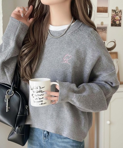 セール】シンプルながらも洗練されたデザインで、こなれ感。胸刺繍