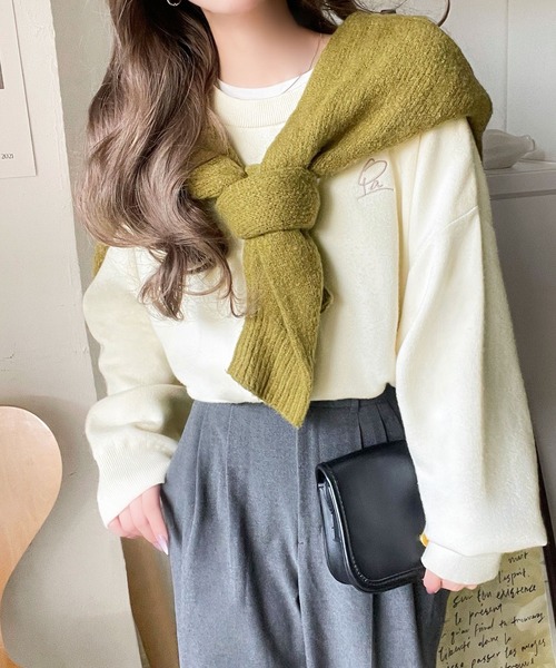 セール】シンプルながらも洗練されたデザインで、こなれ感。胸刺繍