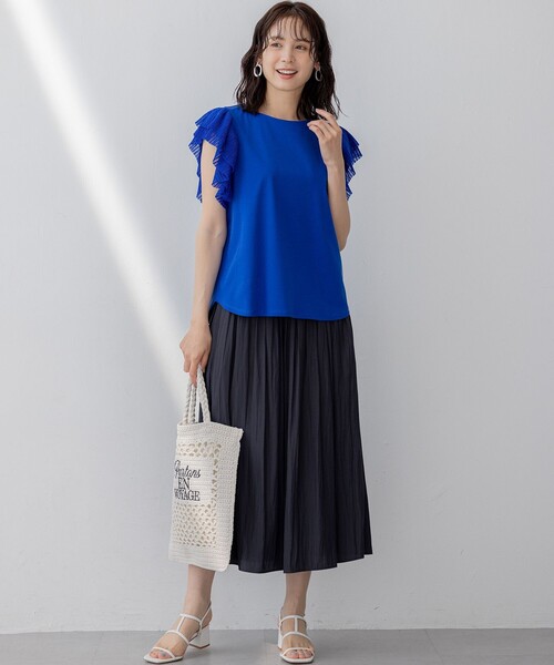組曲(クミキョク)の「プリーツコンビフレンチスリーブ カットソー(Tシャツ/カットソー・レディース・ブラック系/アイボリー系/ブルー系・2/3)」の8枚目の写真