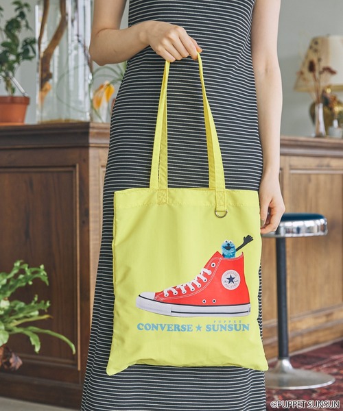 CONVERSE（コンバース）の「【 CONVERS × PUPPET SUNSUN 】コンバース × パペットスンスン コラボ グラフィックプリント フラット トートバッグ（トートバッグ・レディース・アイボリー/サックスブルー/ブラック/ピンク/イエロー・FREE）」の21枚目の写真