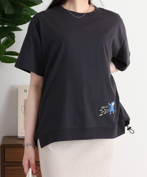 Quelle Chance(ケルシャンス)の「ドロスト刺しゅうプルオーバー ニャンジャ(Tシャツ/カットソー・レディース・イエロー/チャコールグレー/オートミール・M)」の2枚目の写真