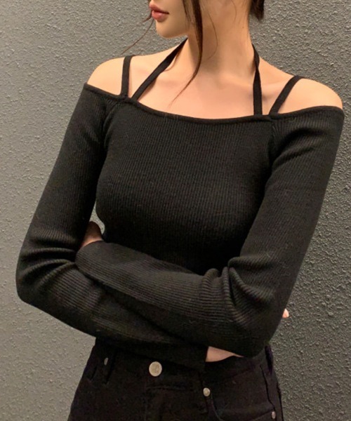 ReRe(リリ)の「オフショルダー肩紐 ニットトップス(ニット/セーター・レディース・オフホワイト/サックスブルー/ブラック/キャメル・FREE)」の1枚目の写真